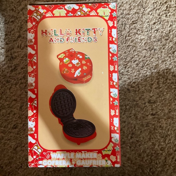 Sanrio Hello Kitty & Friends Waffle Maker - Picture 8 of 11